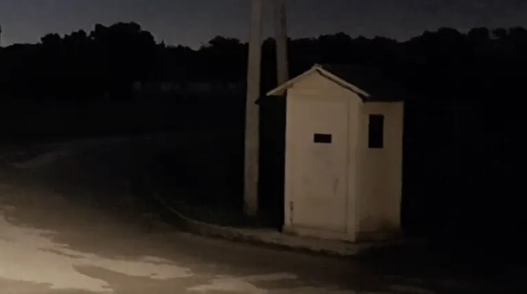 Il gabbiotto di guardia della polveriera, di notte